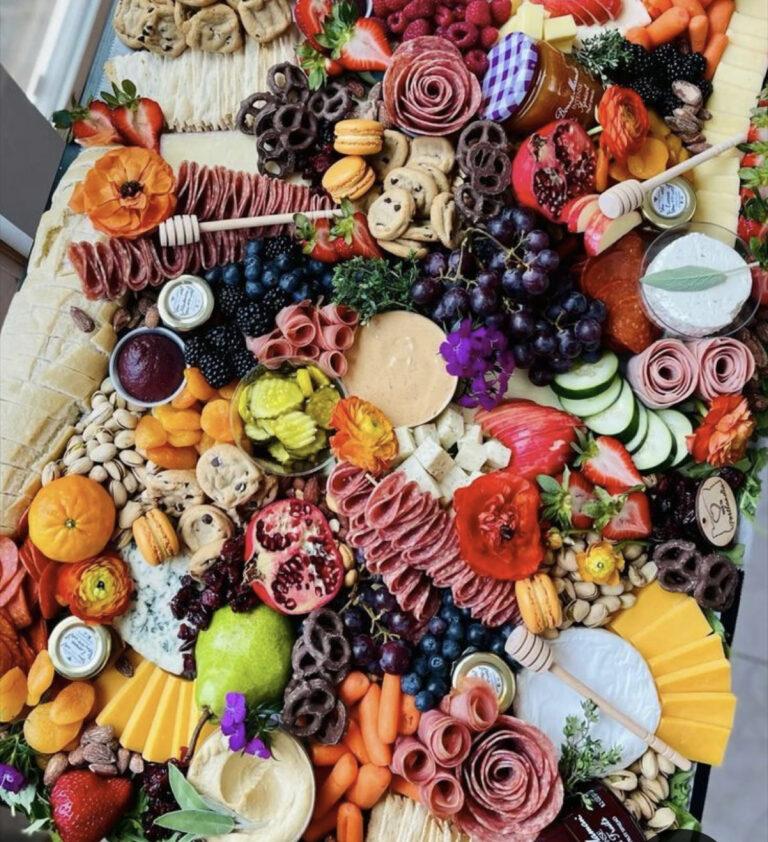 Grazing Table – Inspirational ideas and 9 tips how to make your own!